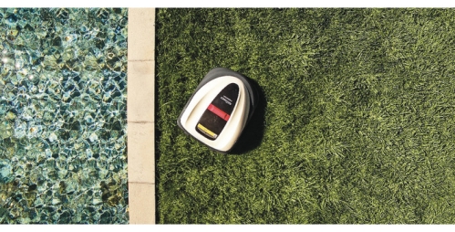 Robotická sekačka – tichý zahradní pomocník, který pracuje, když odpočíváte